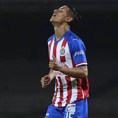 Esposa de Uriel Antuna comparte imágenes del futbolista con COVID-19