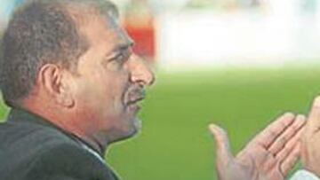 <b>CURTIDO. </b>Castro Santos tiene una dilatada experiencia en los banquillos.