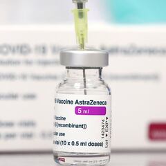 Siete síntomas de AstraZeneca por los que hay que pedir "atención médica inmediata"