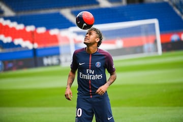 La presentación de Neymar como nuevo jugador del PSG