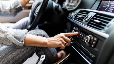 Pocos lo conocen: la elevada multa que puedes recibir en México por conducir sin lentes