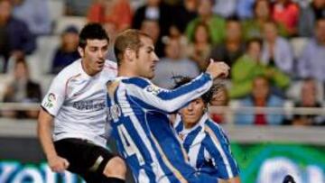 <b>EL SEGUNDO. </b>David Villa se afianzó en el pichichi con dos dianas más, la de la imagen fue el 2-1.