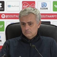 Mourinho: "Fui antipático con un idiota"