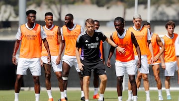 An increasingly important member of Carlo Ancelotti’s coaching staff, Mauri is the architect behind Real Madrid’s dead-ball routines.