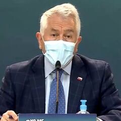 La acalorada discusión de Paris y un periodista durante el reporte diario