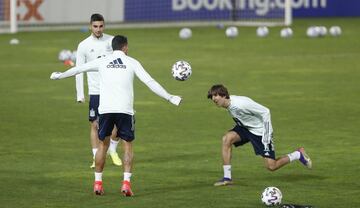 Las imágenes de un espontáneo en el entrenamiento de la selección
