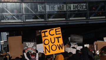 De la lana a la protesta: nace el ‘rage knitting’ contra ICE en EE. UU. REUTERS/Shannon Stapleton