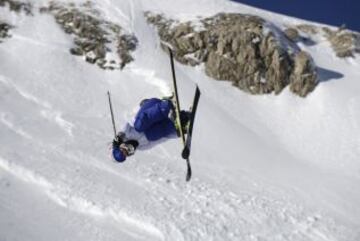 El equipo de halfpipe francés se prepara estos días en Tignes, los Alpes, para los Juegos Olímpicos de Invierno en Sochi. La esquiadora Marie Martinod.