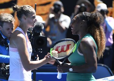 Serena dominaba 5-1 en el set decisivo y tuvo cuatro bolas de partido, pero Pliskova ganó seis juegos seguidos para llevarse la victoria en una de las remontadas más sorprendentes del tenis.