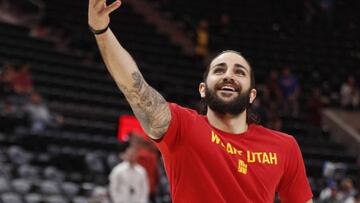 GFX01. SALT LAKE CITY (EE.UU.), 03/04/2018.- El jugador español de los Utah Jazz Ricky Rubio calienta hoy, martes 3 de abril de 2018, previo a un partido de la NBA, entre los Utah Jazz y Los Ángeles Lakers, en el Energy Solutions Arena, en Salt Lake City (EE.UU.). EFE/GEORGE FREY
