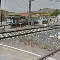 Mueren cuatro personas al arrollar un tren su coche y arrastrarlo un kilómetro