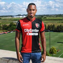 Junior cede a Willer Ditta a Newell's Old Boys