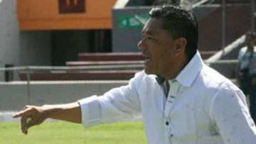 Padre de Marco Fabián: "Puedo llevar a cualquier mexicano al equipo de mi hijo"