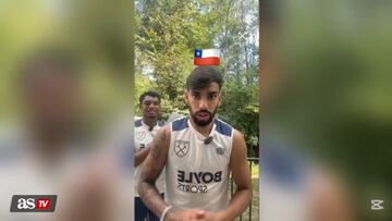 Una figura de la Premier League ve la bandera chilena y nombra a este crack de la Roja: inesperado