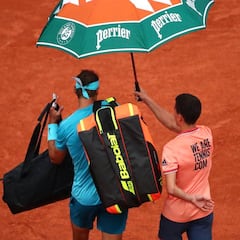 El partido de Nadal, aplazado hasta este martes por la lluvia