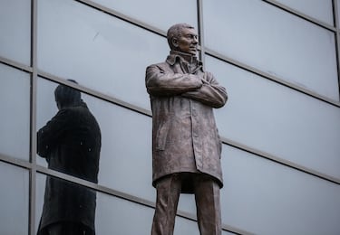 MANCHESTER, ENGLAND - MARCH 9: A statue of former Manchester United manager Sir Alex Ferguson, located on the Alex Ferguson stand, is pictured ahead of the Premier League match between Manchester United and Everton at Old Trafford on March 9, 2024 in Manchester, England.(Photo by Alex Dodd - CameraSport via Getty Images)