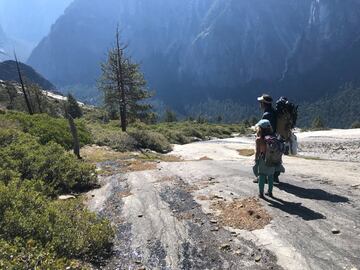 Selah Schneiter se han convertido en la persona más joven (10 años) es escalar el muro de Yosemite situado en las montañas de Sierra Nevada de California.