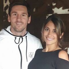 Messi sube una foto de la serie española que está viendo y su mujer le llama "traidor"