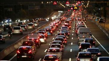 La DGT resuelve: ?hay que llevar las luces del coche puestas durante el d¨ªa?