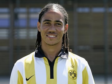 Firmó en enero de 2006 por el Borussia Dortmund. Tuvo un breve paso por el equipo alemán entre 2006 y 2007.