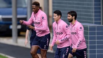 Yerry Mina destaca el profesionalismo de James Rodríguez en Everton.