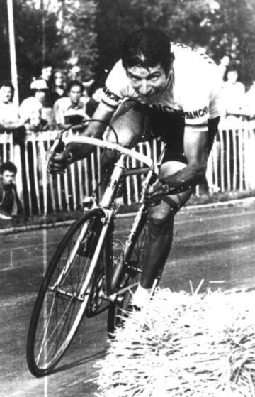 El ciclista con más podio en el Giro con 9: tres veces ganador; dos veces segundos y cuatro veces tercero.