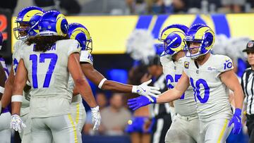 The Los Angeles Rams rattled off their second straight win on a night Matthew Stafford threw for four touchdowns to beat the Minnesota Vikings.