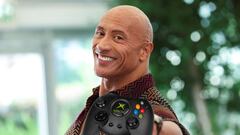 El día que Bill Gates llamó a Dwayne Johnson (The Rock) para presentar la primera Xbox