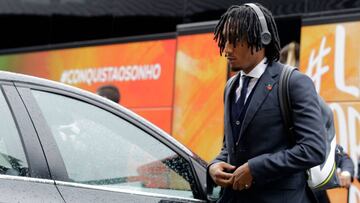 M¨¢s fugas en el Sporting: Martins, Carvalho, Fernandes y Bas Dost