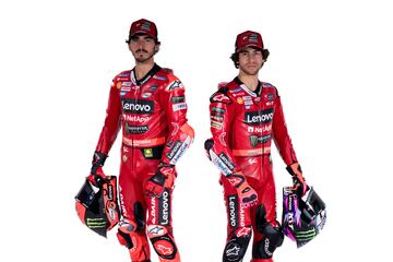 Francesco Bagnaia y Enea Bastianini en la presentaci¨®n de la nueva Ducati para la temporada 23.