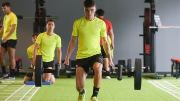 11-10-24. PABLO GARCÍA, JUGADOR DEL SPORTING, EN EL GIMNASIO DE MAREO.