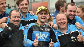 Romano Fenati deja de pertenecer al equipo de Rossi.