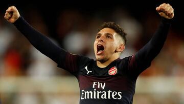 Soccer Football - Europa League Semi Final Second Leg - Valencia v Arsenal - Mestalla, Valencia, Spain - May 9, 2019 Arsenal's Lucas Torreira celebrates after the match Action Images via Reuters/Andrew Boyers