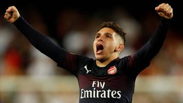 Soccer Football - Europa League Semi Final Second Leg - Valencia v Arsenal - Mestalla, Valencia, Spain - May 9, 2019  Arsenal&#039;s Lucas Torreira celebrates after the match   Action Images via Reuters/Andrew Boyers