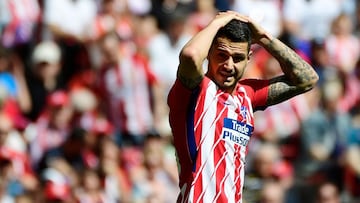 Vitolo se marchó lesionado en la primera parte del encuentro.