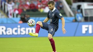 Yohan Cabaye (32 años), el centrocampista francés ha participado en 2 Eurocopas en 2012 y 2016 y una Copa del Mundo en Brasil 2014. Con el equipo del Lille ganó 3 trofeos y con el París Saint-Germain alzó 2 Ligue 1, 1 Supercopa de Francia y 1 Copa de la Liga. Su último equipo fue el Al-Nasr de los Emiratos Árabes Unidos.