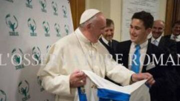 El Leganés envía una camiseta del equipo al Papa Francisco
