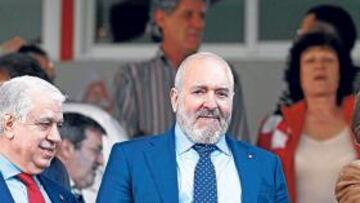 <b>MANTIENE UN OPTIMISMO BLINDADO.</b> Nada altera el pensamiento de Miguel Concepción, seguro de que la temporada que viene medirá al Tenerife con los grandes en Primera. Cree que con los seguidores empujando, lo del Hércules quedará para el anecdotario.