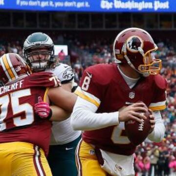 Kirk Cousins contra las cuerdas en su propia end zone.