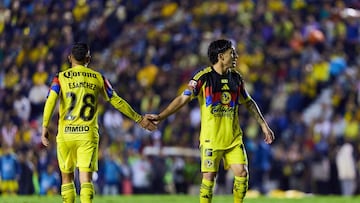Erick Sanchez and Alejandro Zendejas of America during the 8th round match between America and Guadalajara as part of the Liga BBVA MX, Torneo Apertura 2025 at Ciudad de los Deportes Stadium, on September 13, 2025 in Mexico City, Mexico.