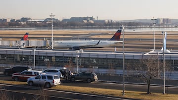 El avión de pasajeros implicado en el accidente de DCA entró en servicio hace 20 años y realizaba un promedio de alrededor de 50 vuelos por año.