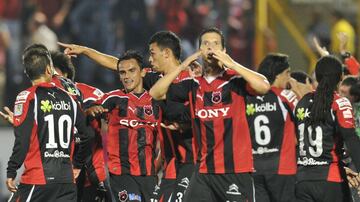 La Liga Deportiva Alajuelense se sit¨²a empatado en el segundo lugar de los equipos de Centroam¨¦rica y Caribe en obtener m¨¢s t¨ªtulos de Concacaf. Los rojinegros cuentan con 2 trofeos. El cuadro Tico gan¨® en 1986 y 2004
