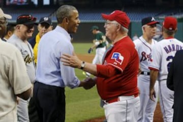 Barack Obama es un gran aficionado al béisbol y presenció el partido anual entre congresistas demócratas y republicanos en junio de 2015.