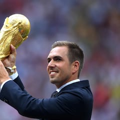 Lahm: “En España, los niños no necesitan usar mochilas como postes para jugar al fútbol”