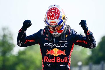 Alegría de Max Verstappen tras proclamarse campeón en el Gran Premio de Italia de la Fómula 1.