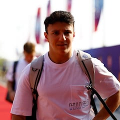 Red Bull asciende a Hadjar y finiquita a Tsunoda