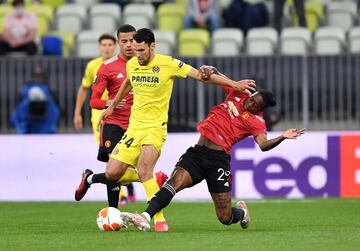 Aaron Wan-Bissaka y Alfonso Pedraza.