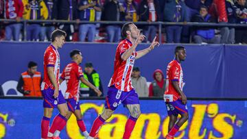 Leonardo Bonatini celebrates his goal 1-0 of San Luis during the Semifinal first leg match between Atletico de San Luis and Monterrey as part of the Liga BBVA MX, Torneo Apertura 2024 at Alfonso Lastras Stadium on December 04, 2024 in San Luis Potosi, Mexico.
