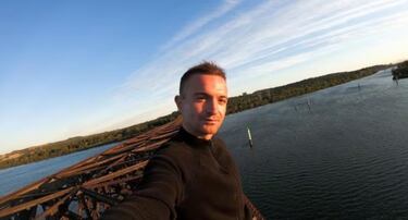 El francés era uno de esos artistas modernos que no concebían su vida sin el riesgo de perderla. El creador de contenido cayó desde el piso 68 de uno de los edificios del complejo Tregunter Towers, de Hong Kong. Tenía 30 años.