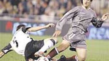 <b>SIN ACIERTO</B>. Hornos llegó como la gran promesa, pero hasta él mismo ha reconocido que jamás vivió una crisis como la que padece.